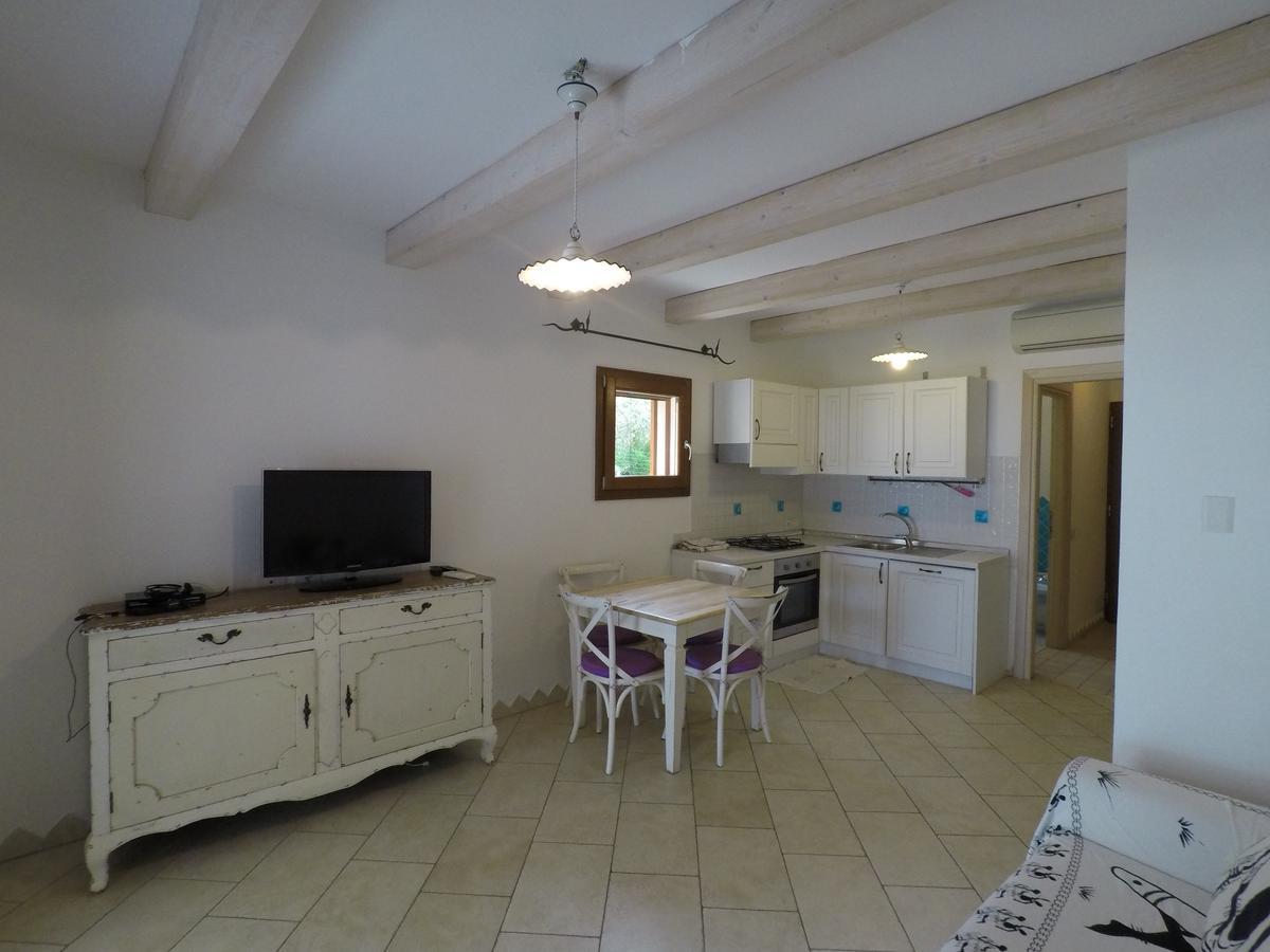 La Corte Degli Ulivi Appartamenti Cala Liberotto Eksteriør billede